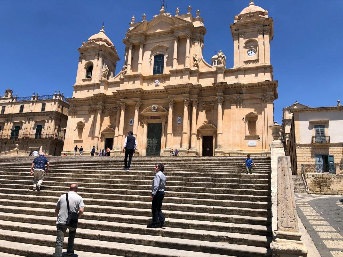 Tannur Del Carmine Villa Noto Exterior photo